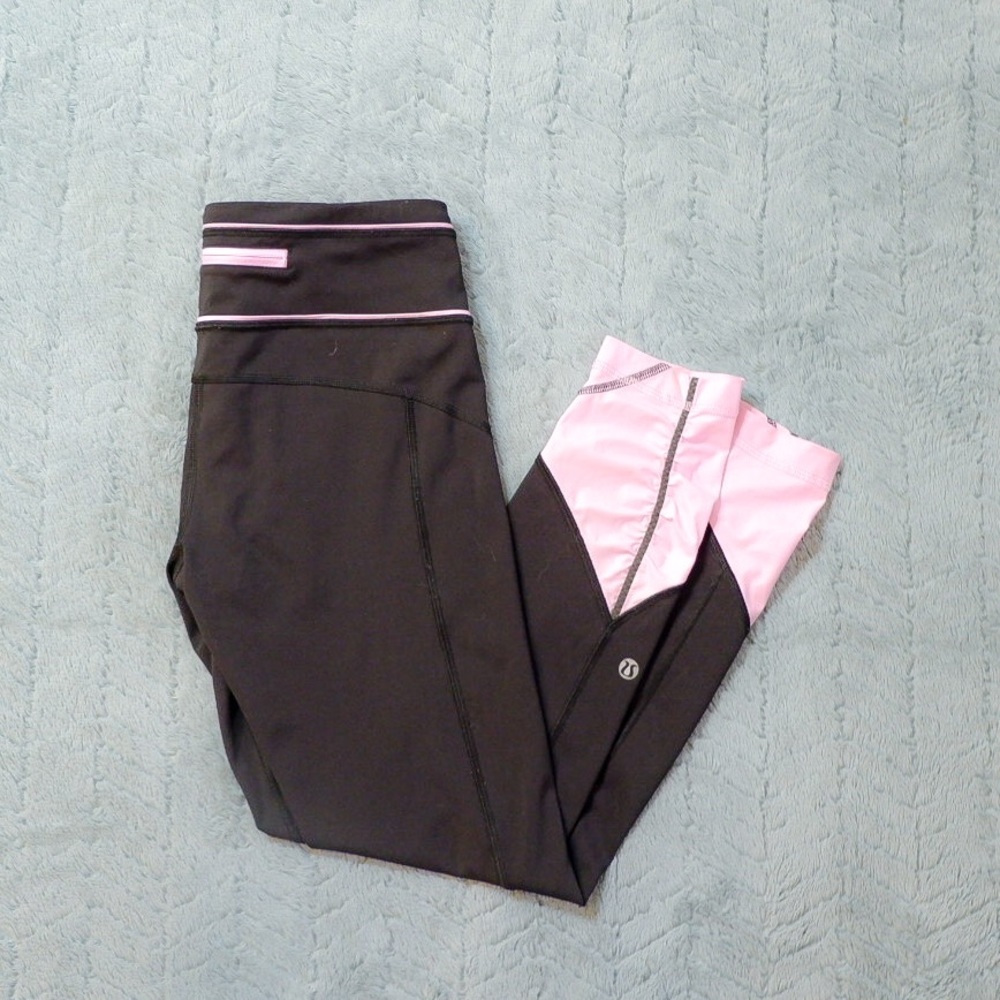 💖Lululemon Black and Pink Leggings💖